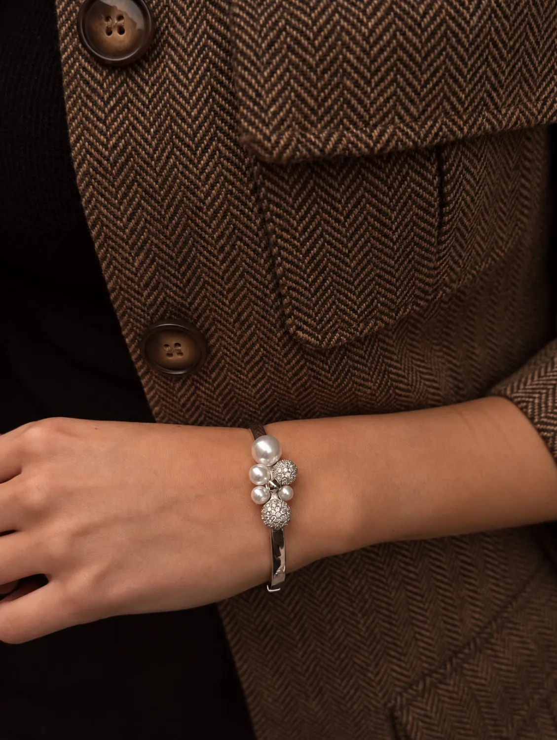 IOAKU Berry Pearl Petite Cuff armbånd gull XS/S