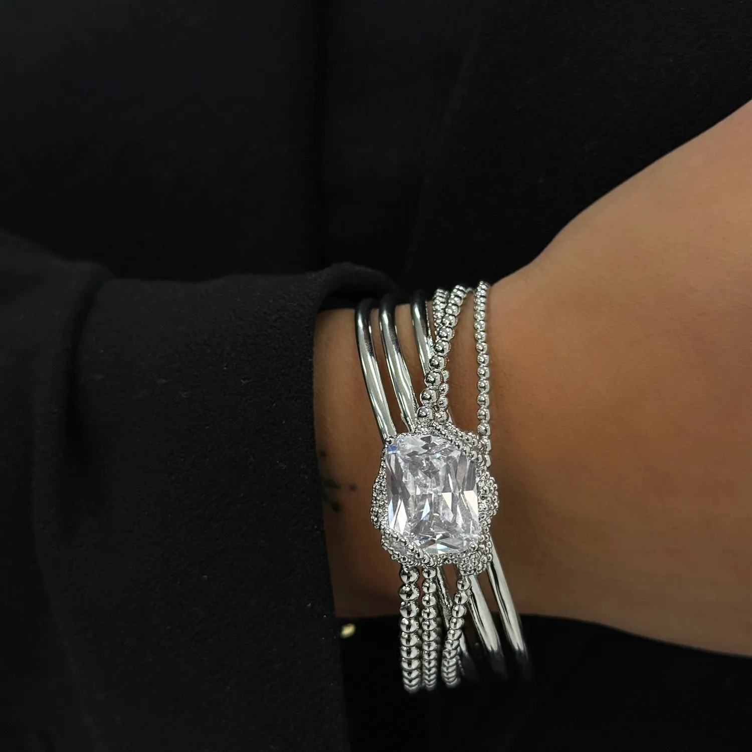 IOAKU Icon Edit Cuff armbånd hvit gull messing