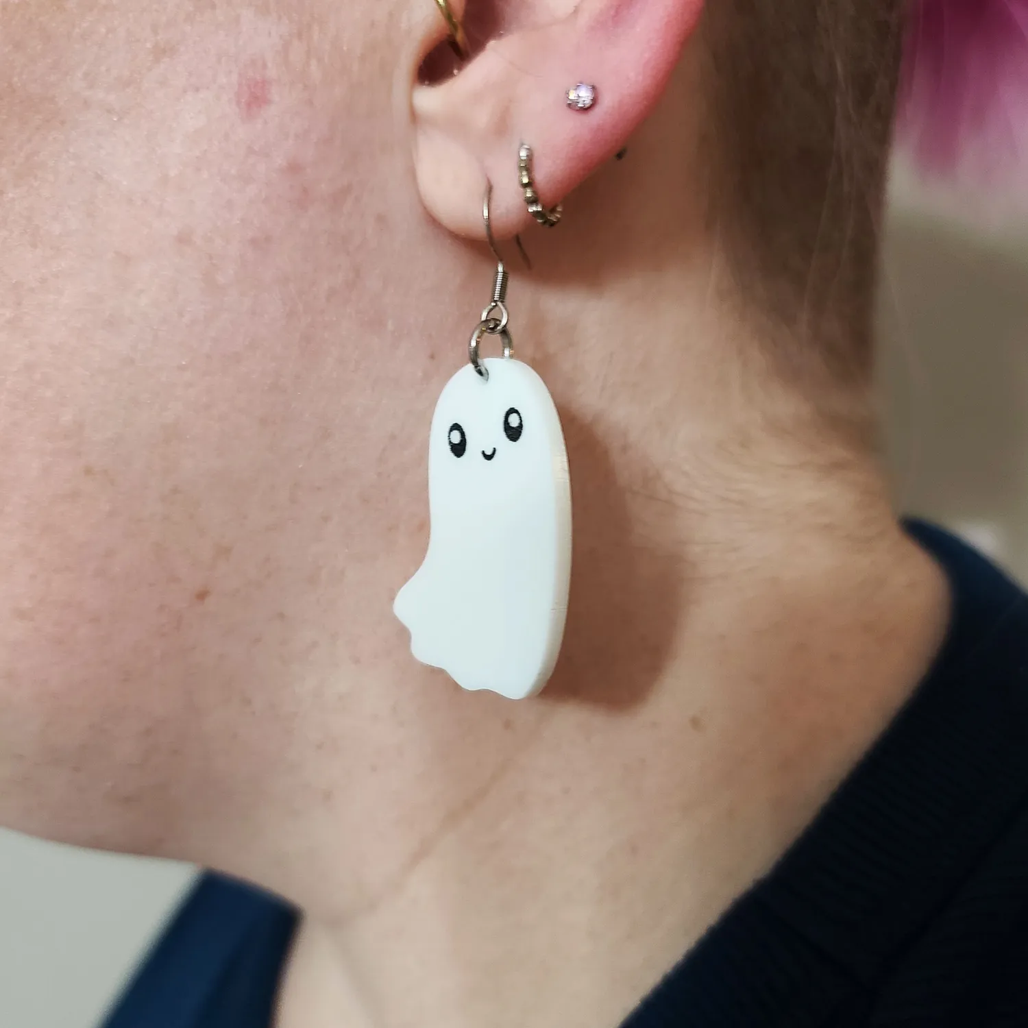 MiniKitty Happy Ghost øredobber gull akryl halloween