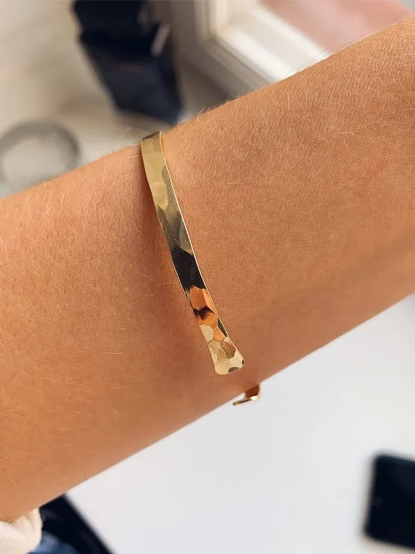 pfg Stockholm Hammered armbånd forgylt stivt