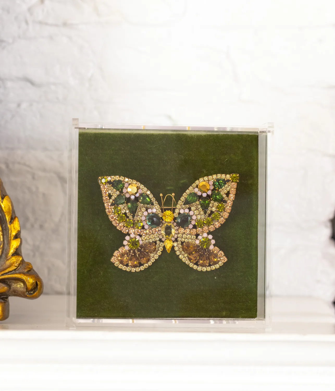 Loren Hope Butterfly X-Large brosje oliven 14,6 cm eske