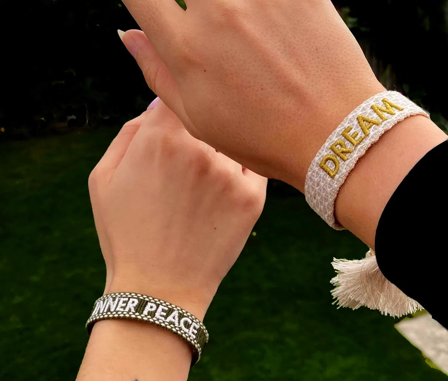 IOAKU Woven Hope armbånd lyseblått vevd