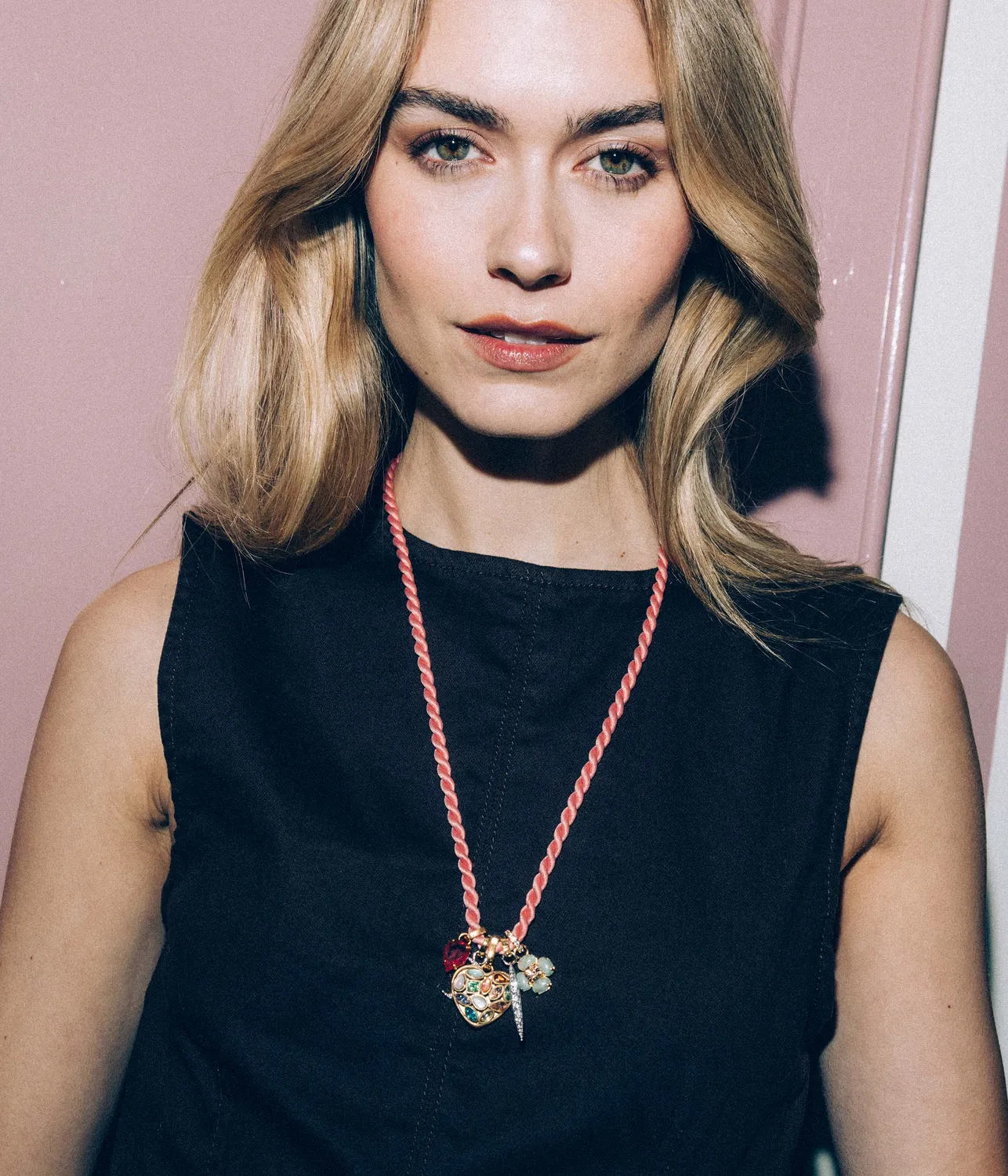 Loren Hope Marina halskjede rosa justerbar