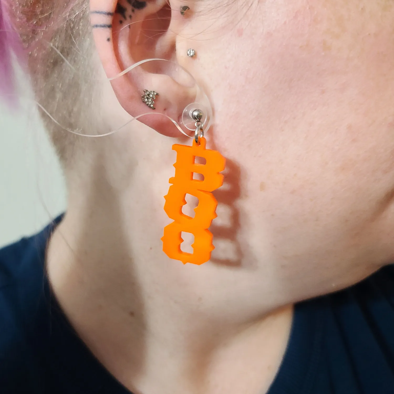 MiniKitty Orange Black BOO øredobber gull akryl