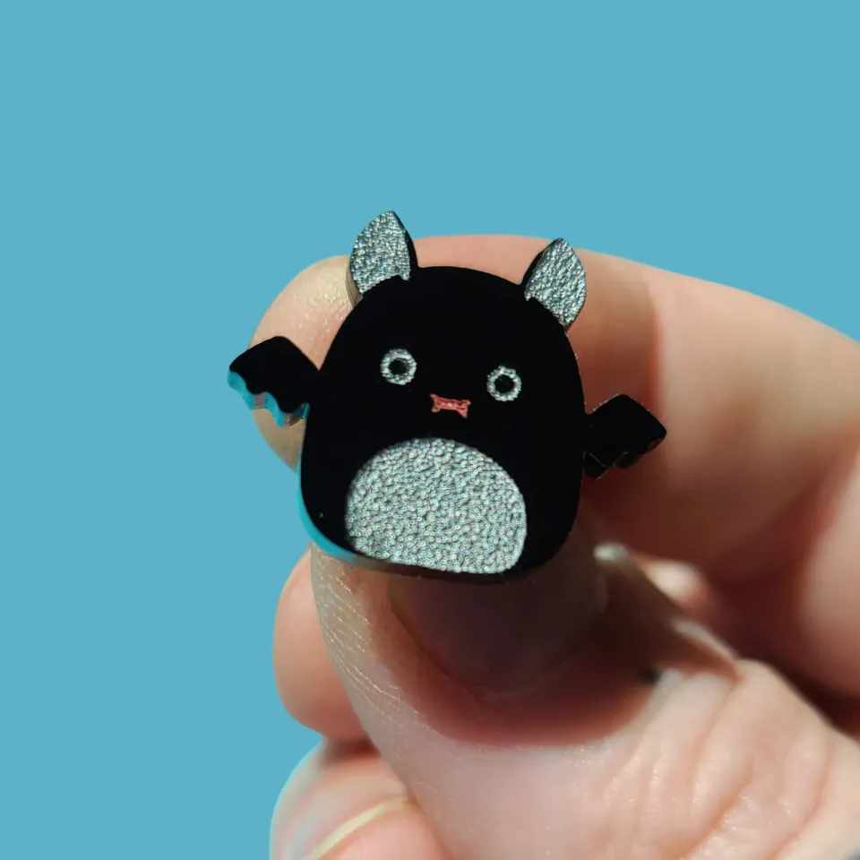 MiniKitty Squish Bat Studs øredobber gull sølv