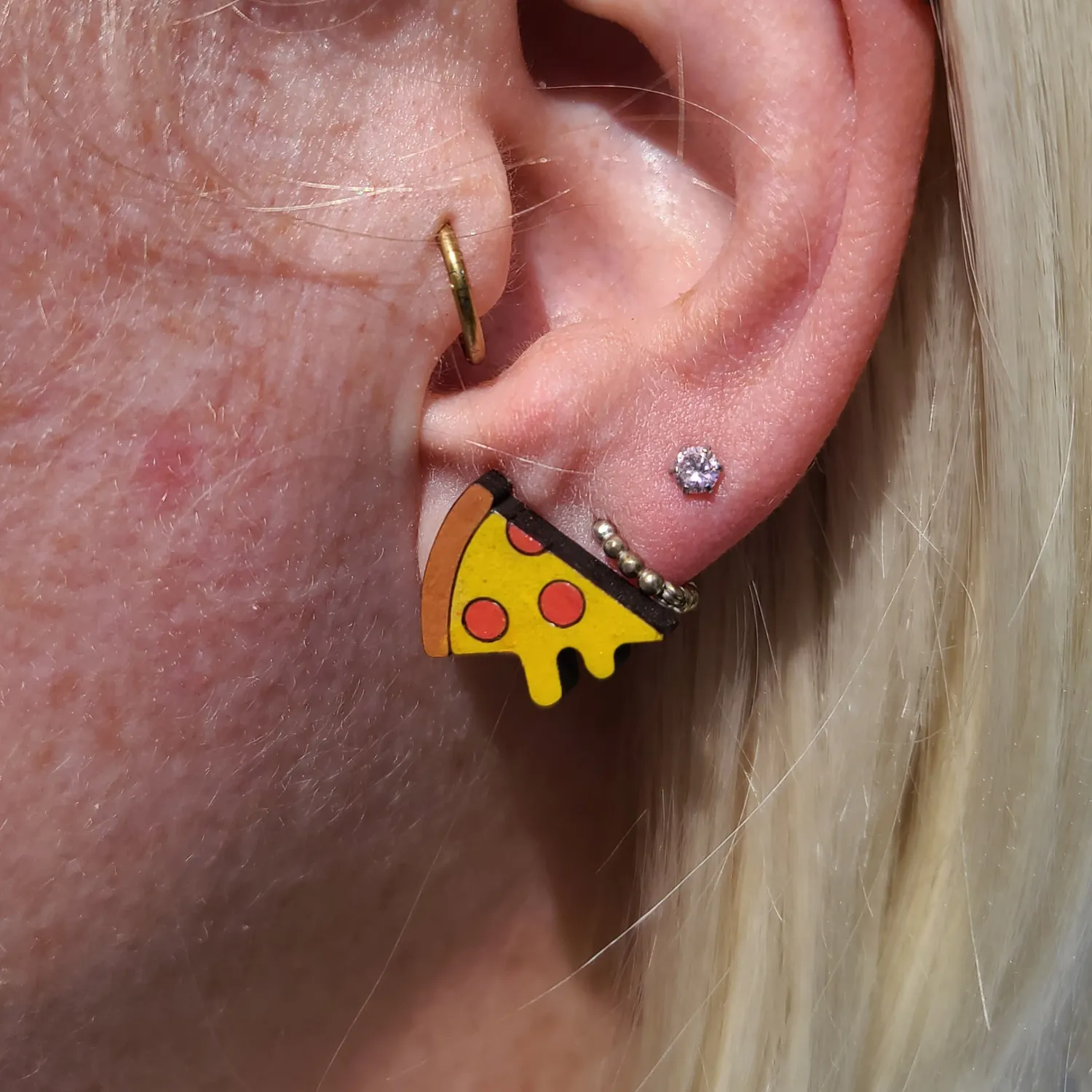 MiniKitty Pizza Studs øredobber akryl lett