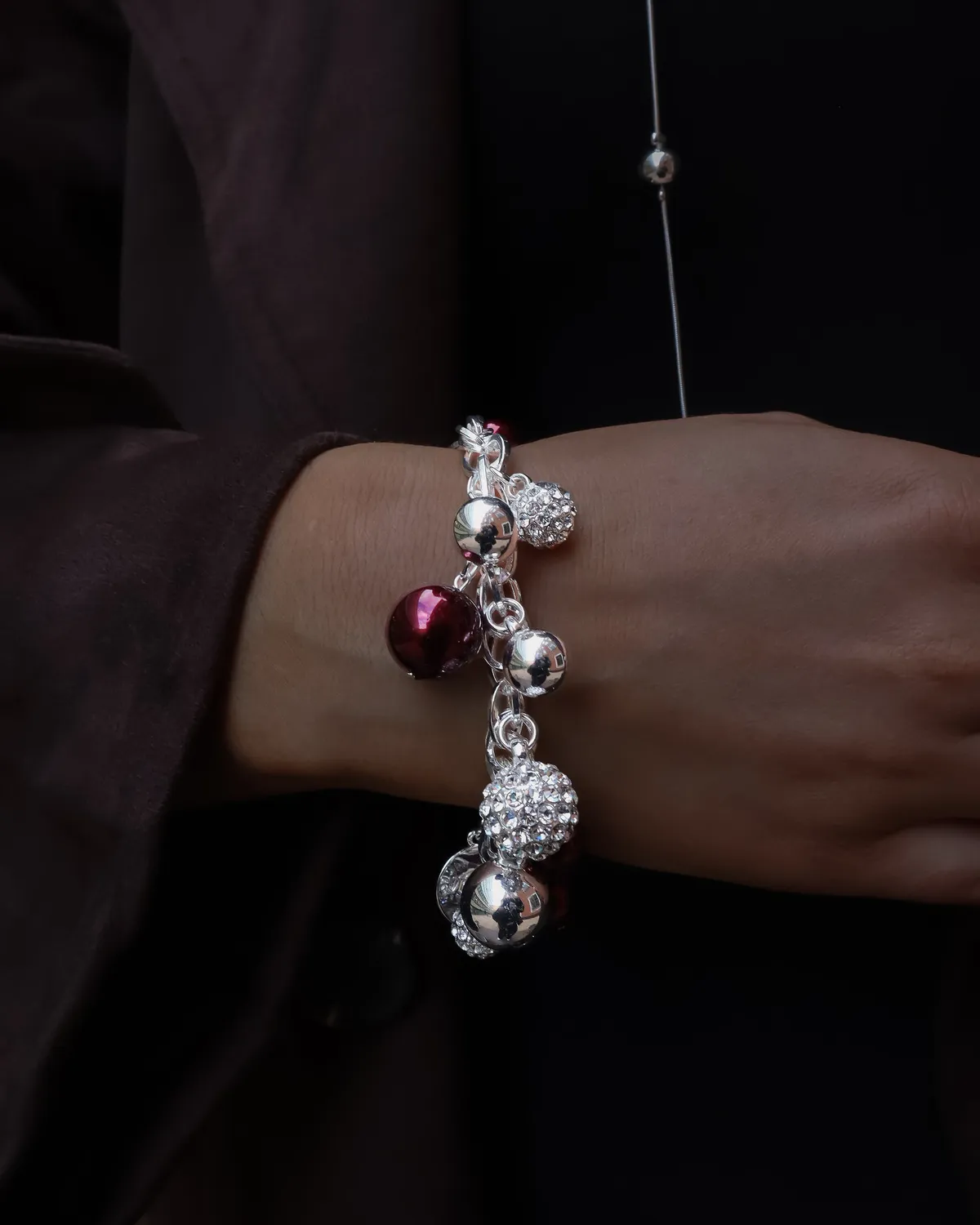 IOAKU Berry Pearl Sparkle armbånd burgunder 16-20 cm