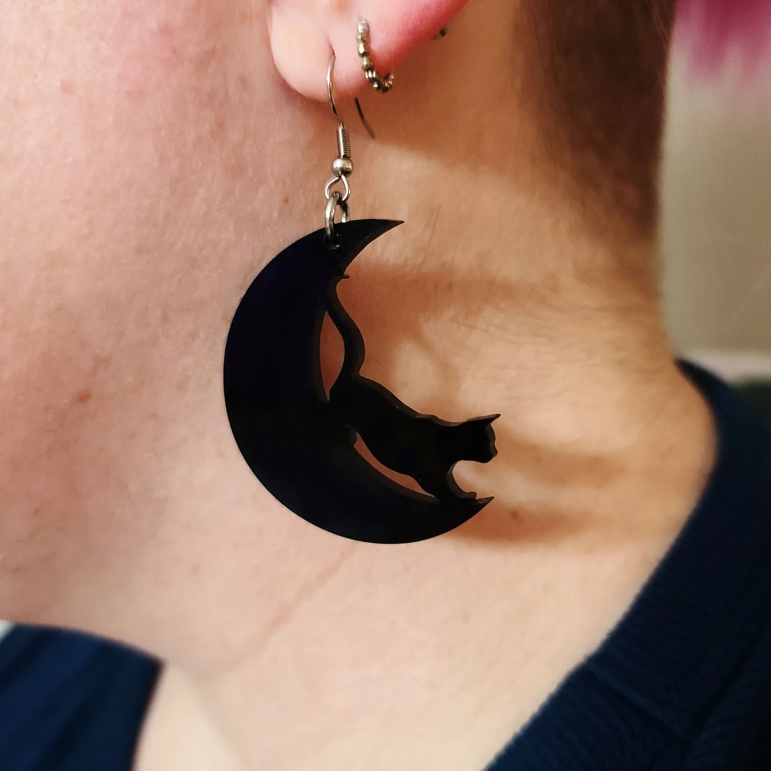 MiniKitty Cat on Crescent Moon øredobber forgylt natt