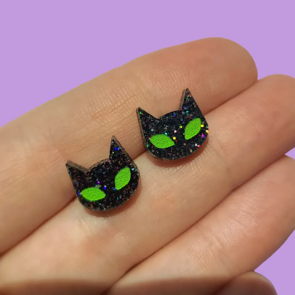 MiniKitty Spooky Cat Studs øredobber akryl gull