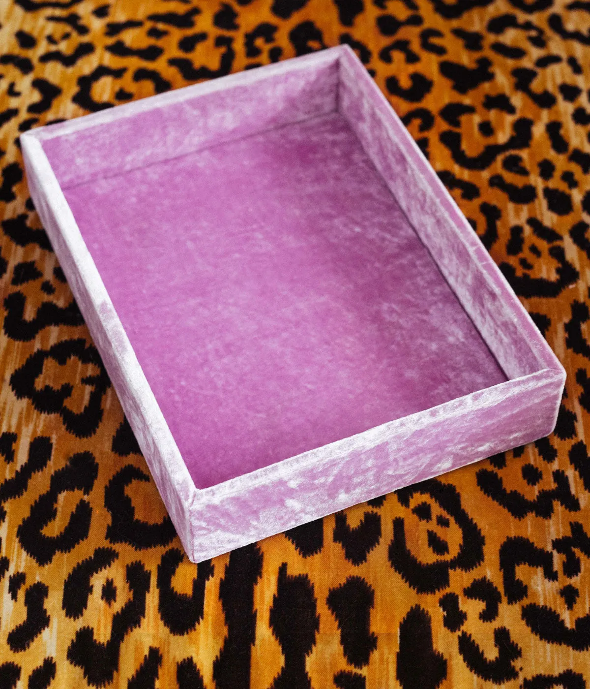 Loren Hope Silk Velvet smykkebrett Berry