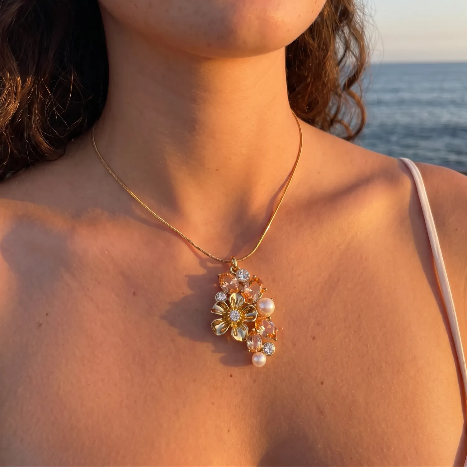 IOAKU La Fleur Sirène Garden Pendant halskjede champagne
