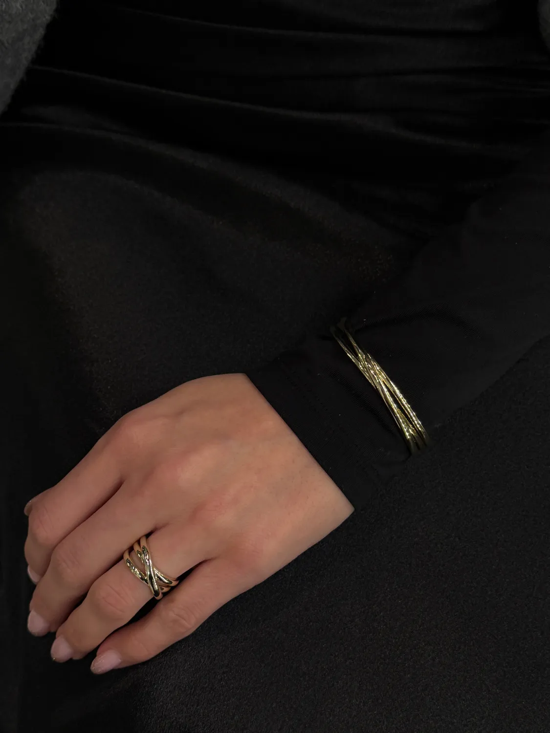 IOAKU Astrid Cuff armring juster­bar minimalistisk