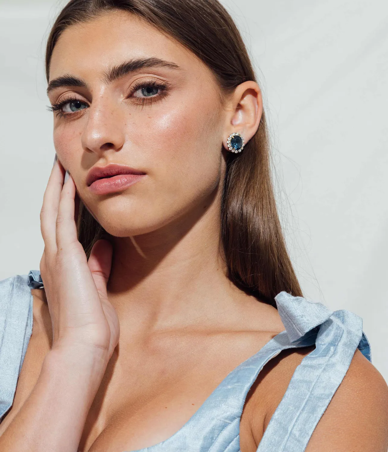 Loren Hope Diana øredobber blå forgylt 1,3 cm
