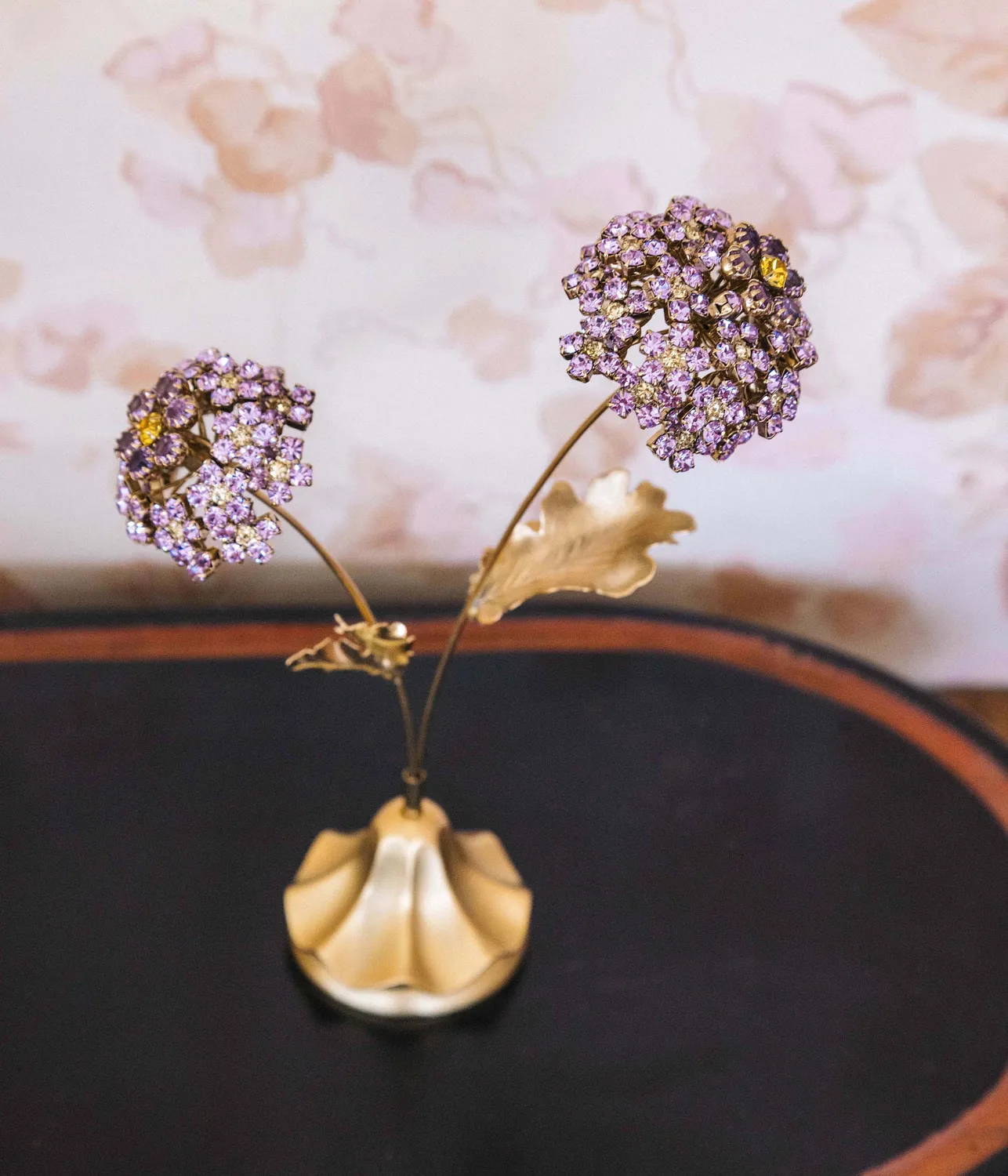 Loren Hope Blue Lace blomsterdekor blå håndlaget