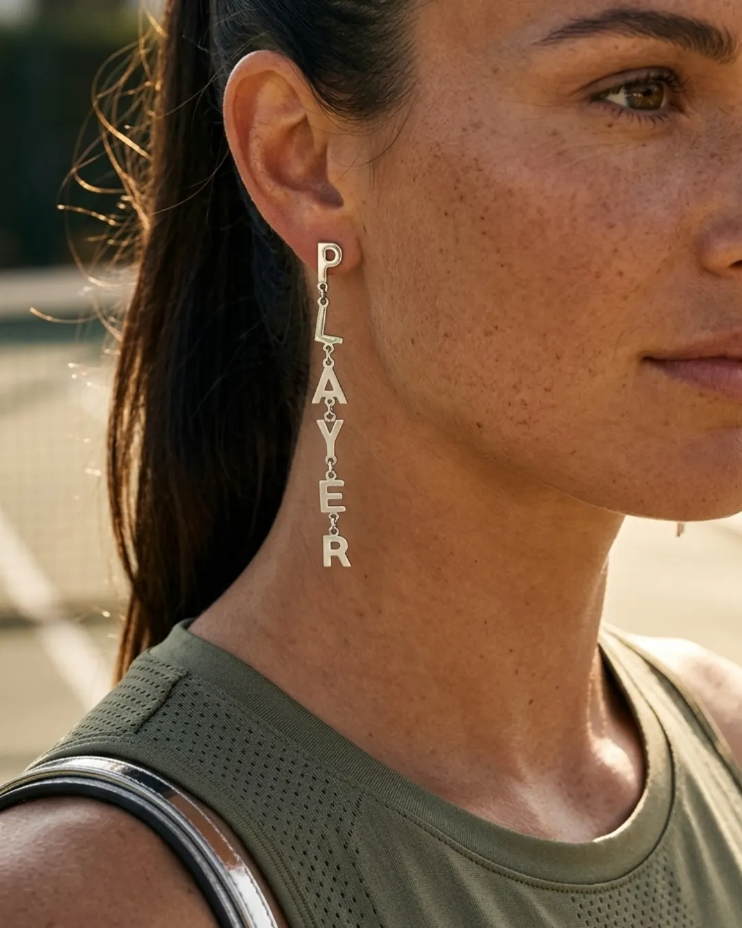 IOAKU Tennis Quote øredobb single sølv 9 cm