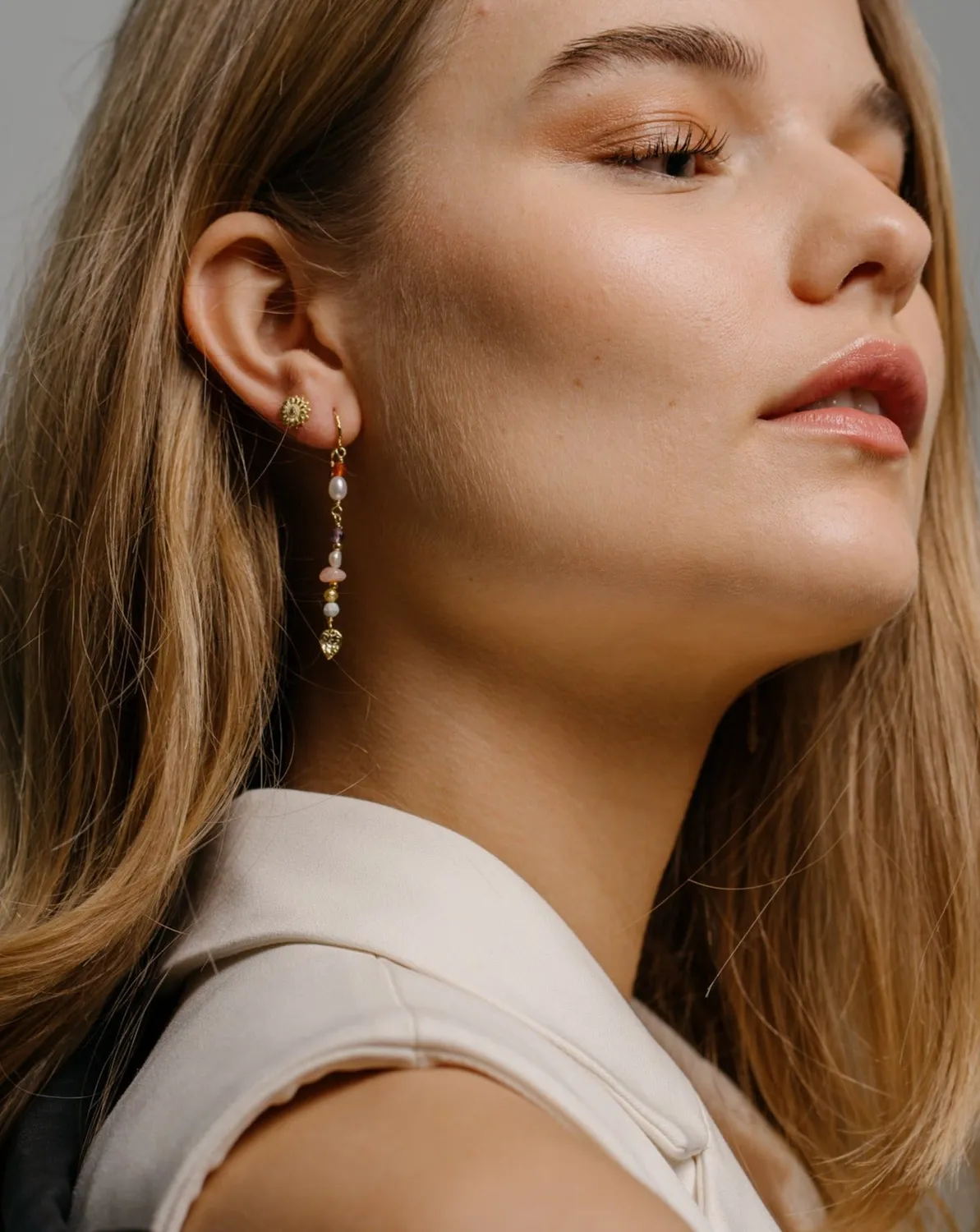 Wioga Lulu øredobber forgylt 0,8 cm studs
