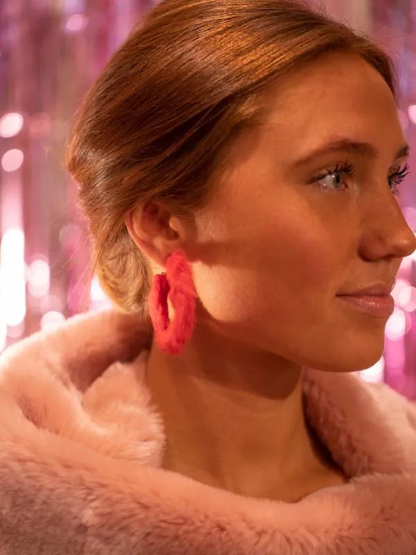 pfg Stockholm Furry Hoop ørering rød synlig