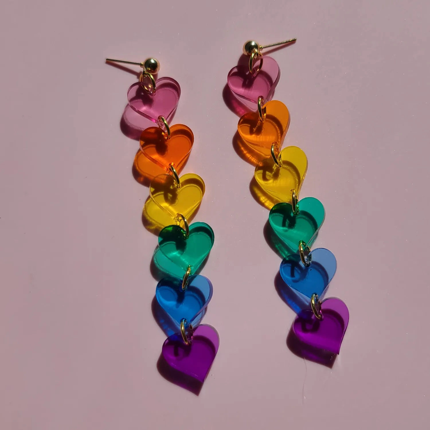 MiniKitty Rainbow Hearts Pride øredobber gjennomsiktig akryl