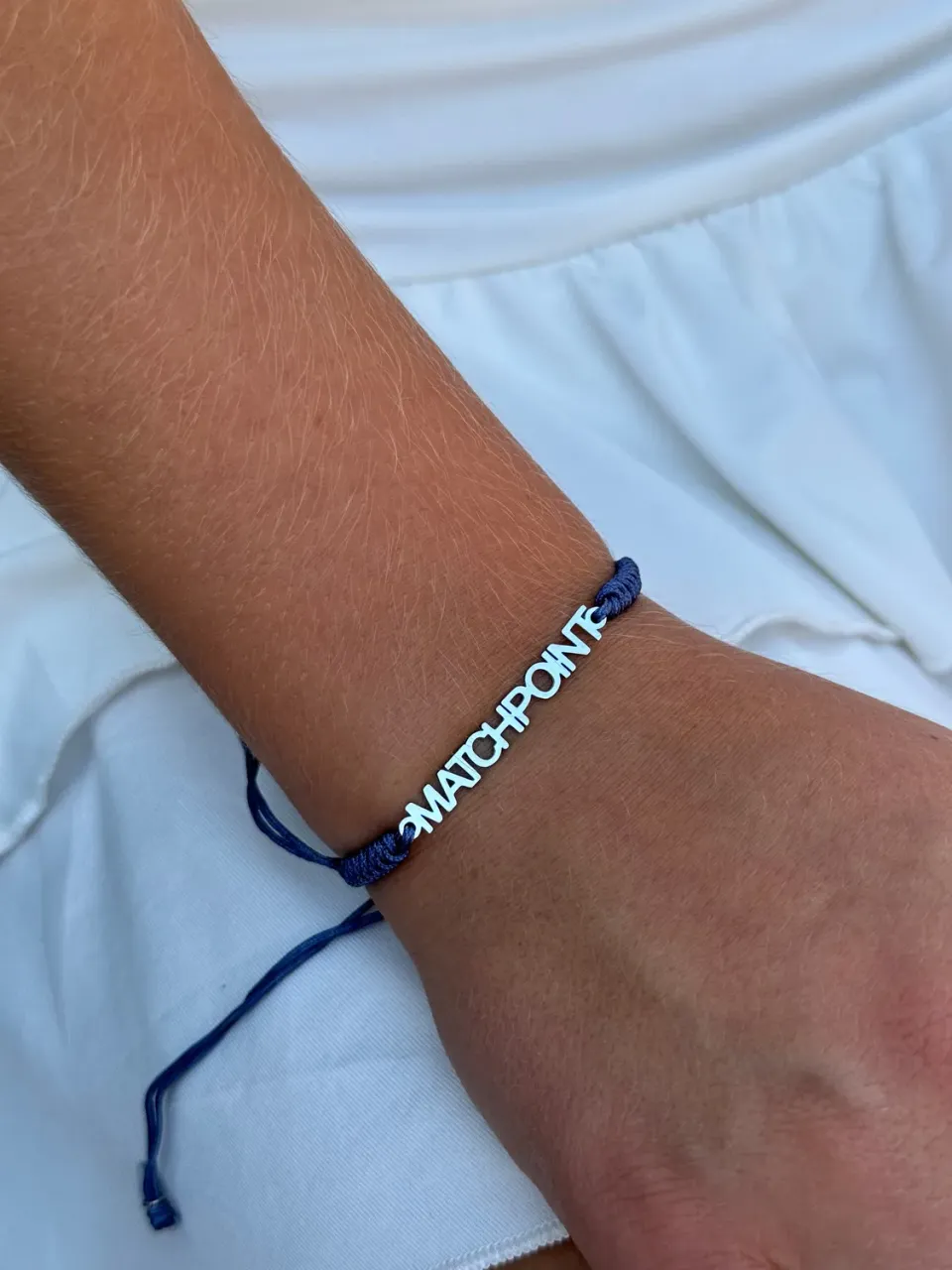 IOAKU Braided Matchpoint armbånd blå gull
