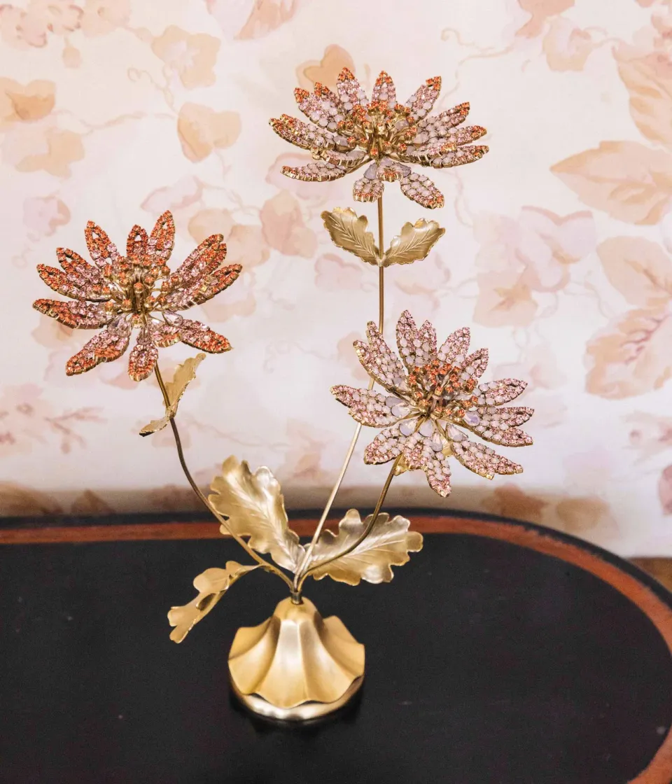 Loren Hope Astrantia blomst dekor gull vintage glass 23 cm