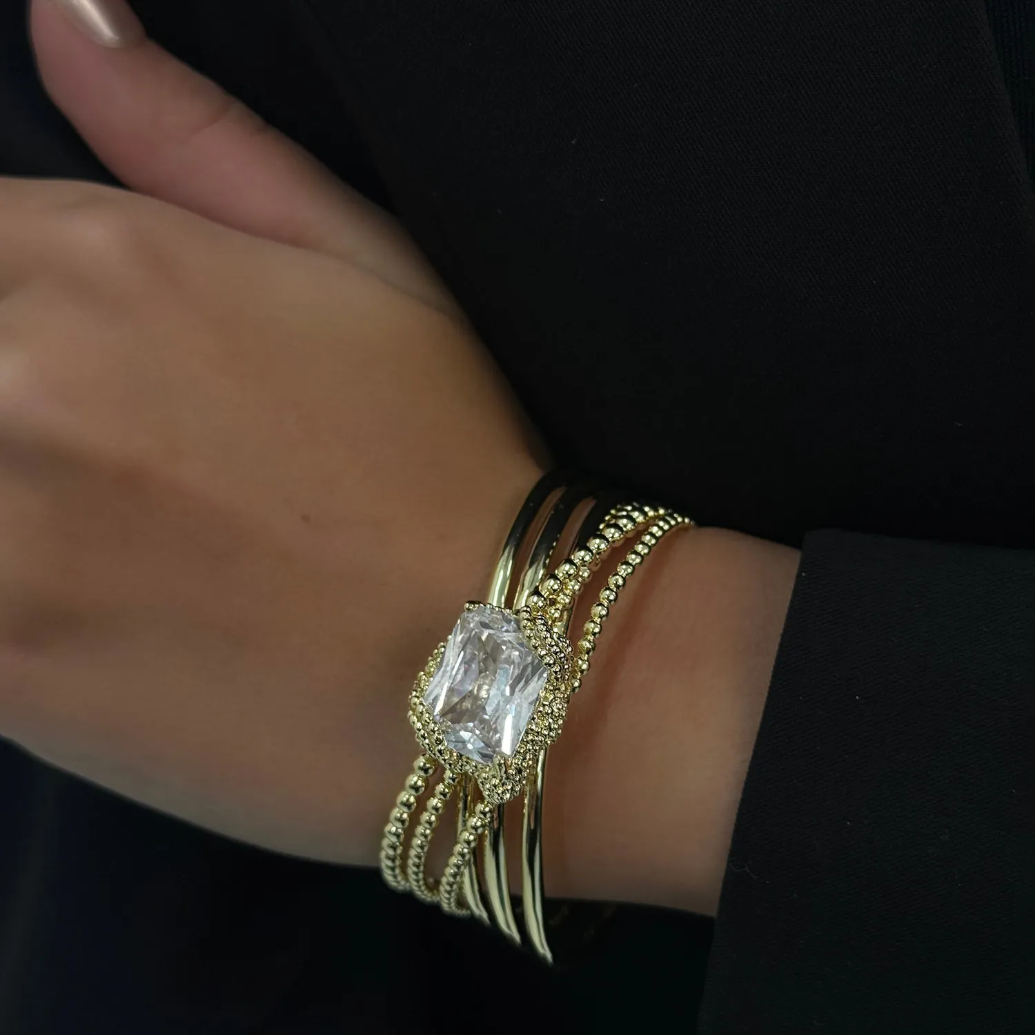 IOAKU Icon Edit Cuff armbånd hvit gull messing